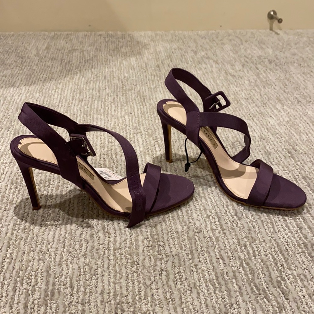 New with tags size 8 women's heels